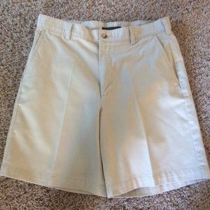 Geoffrey Beene Men’s Shorts, W32